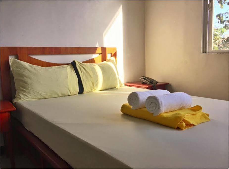 Getz Hotel Manila Zewnętrze zdjęcie